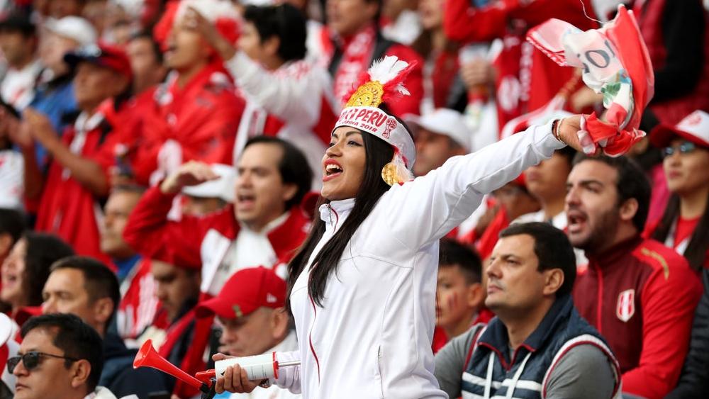 موقف غريب يواجه جماهير البيرو في المونديال