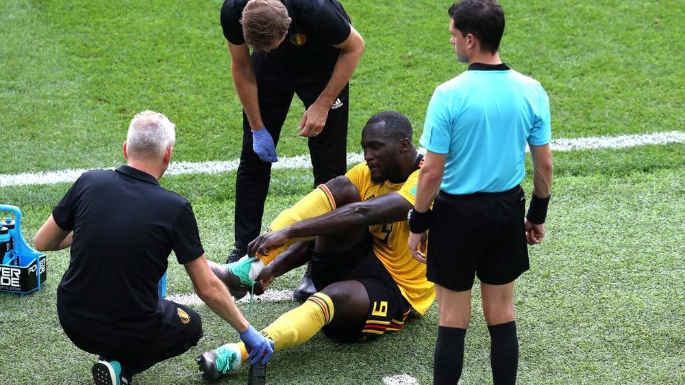 لوكاكو أصيب في الكاحل وقد يغيب أمام إنجلترا