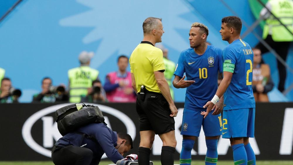 تياغو سيلفا: "نيمار سبني وشعرت بخيبة أمل كبيرة"