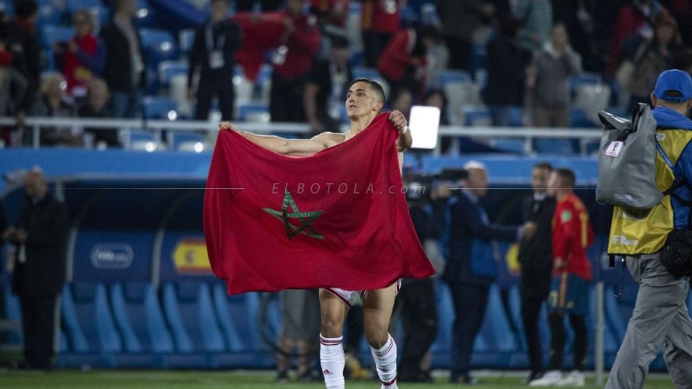 فجر يكشف سبب استعماله للهاتف النقال أثناء التداريب