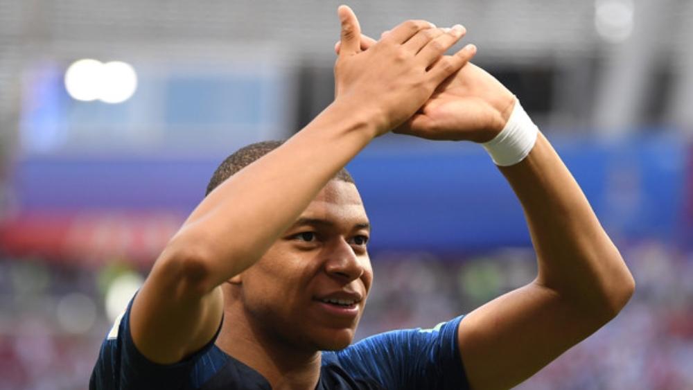 سعر مبابي يَلْتَهبُ ويُقبل على تخطي نيمار