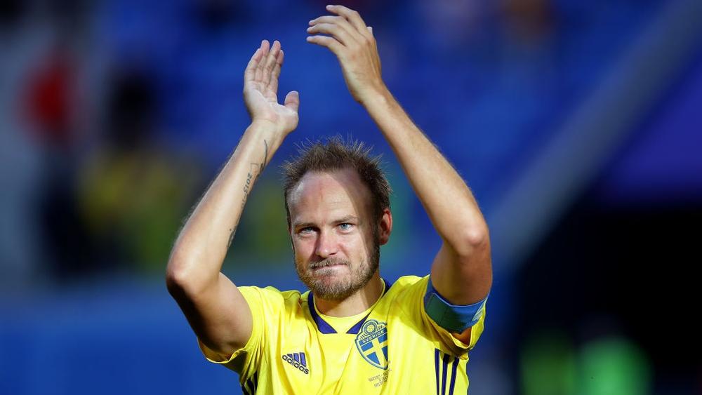 قائد السويد يضحي من أجل المشاركة أمام إنجلترا