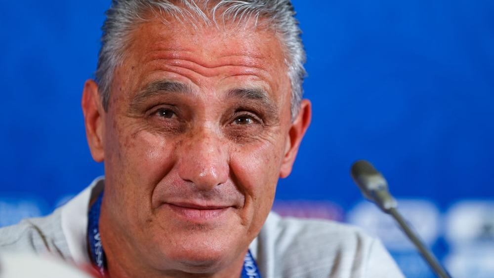 لاعبو البرازيل يدعمون استمرار مدربهم تيتي