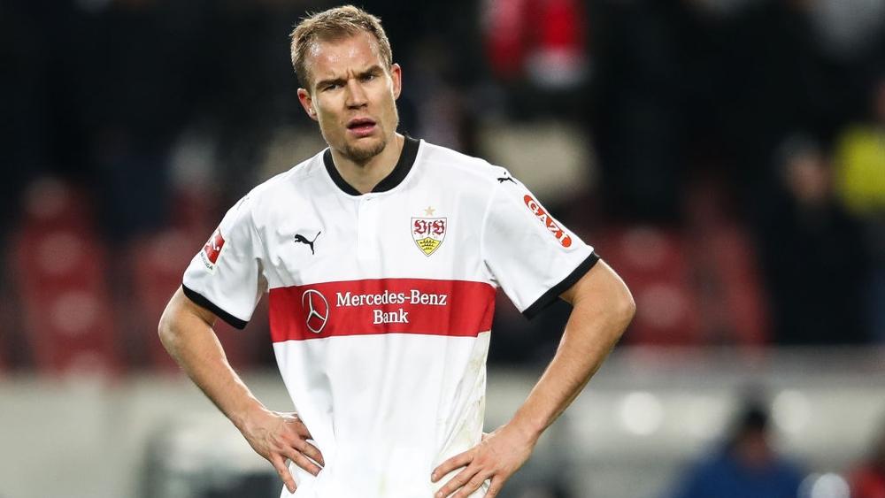 شتوتجارت يجدد عقد مدافعه هولجر بادشتوبر