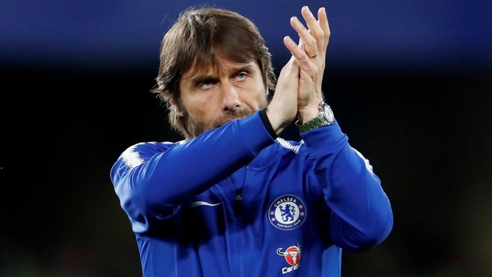 تشيلسي ينهي خدمات مدربه الإيطالي كونتي رسمياً