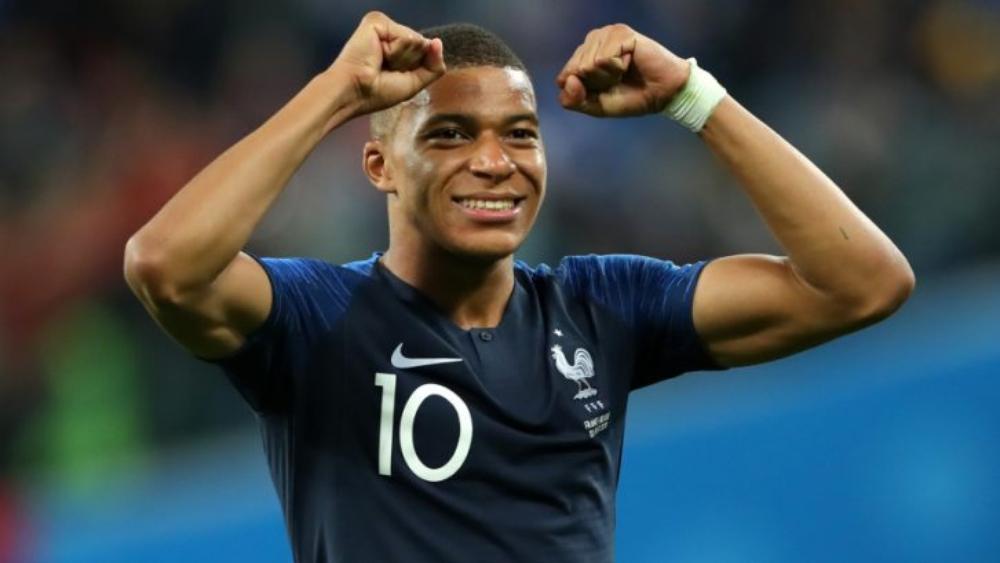 مبابي يتجنب مصير ميسي بعد تتويجه بالمونديال