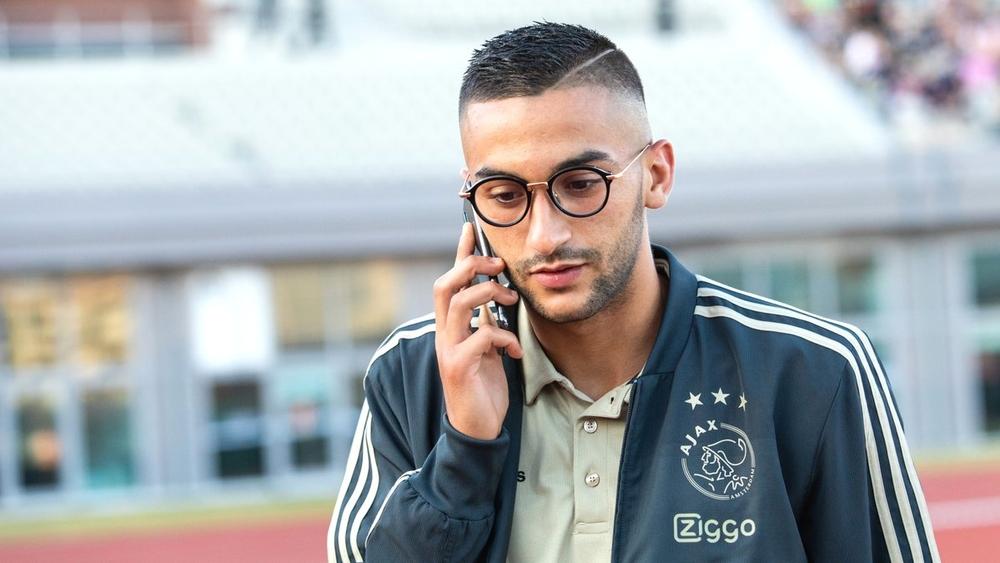 زياش يَحْتَمِي بأياكس بَعْدَ انْعِدَام العُروض الرَّسمية