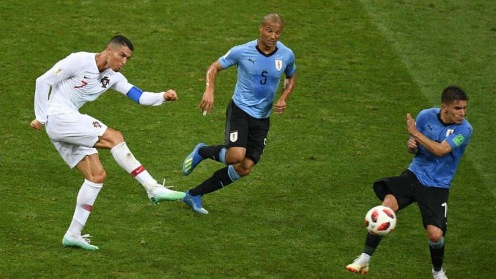 إحصائية: 870 كريستيانو رونالدو جديد و3 نيمار!