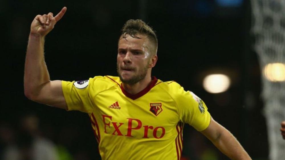 واتفورد يبدأ تداريبه بدون لاعبه كليفرلي