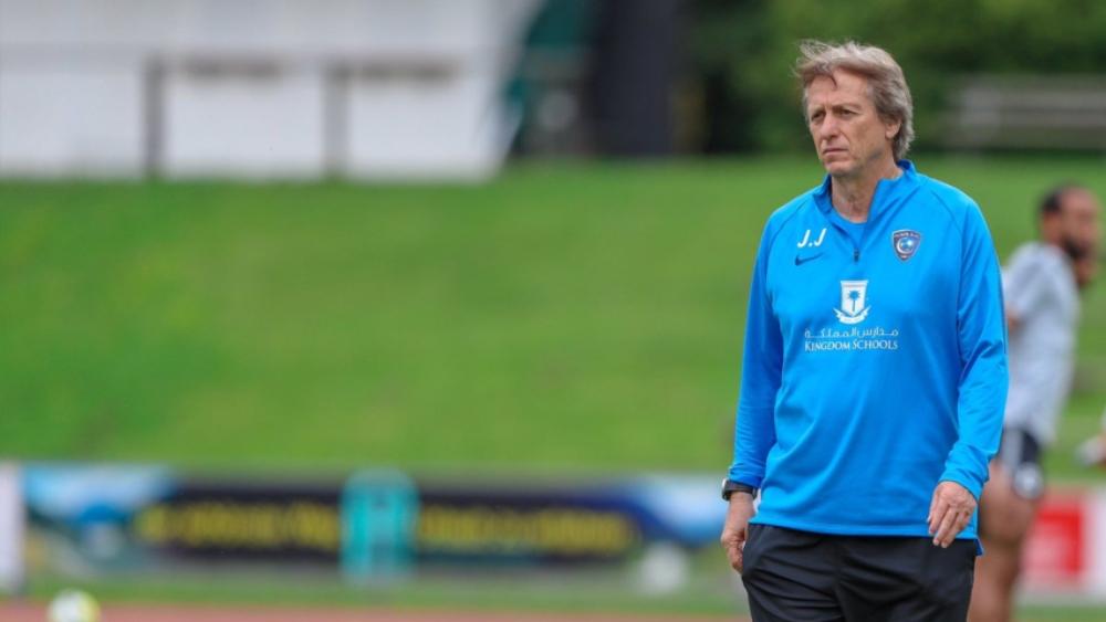 خيسوس يوافق على بيع نجمي الهلال