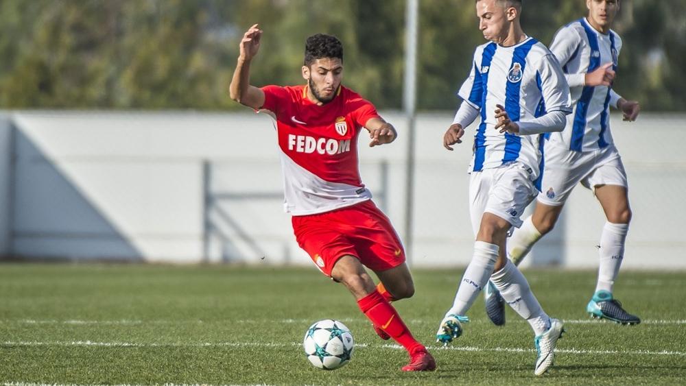 نبيل عليوي .. مغربي الأصل تُطارده كبرى أندية أوروبا