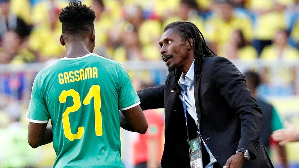 سيسي يمدد عقده مع السنغال للفوز بكأس إفريقيا