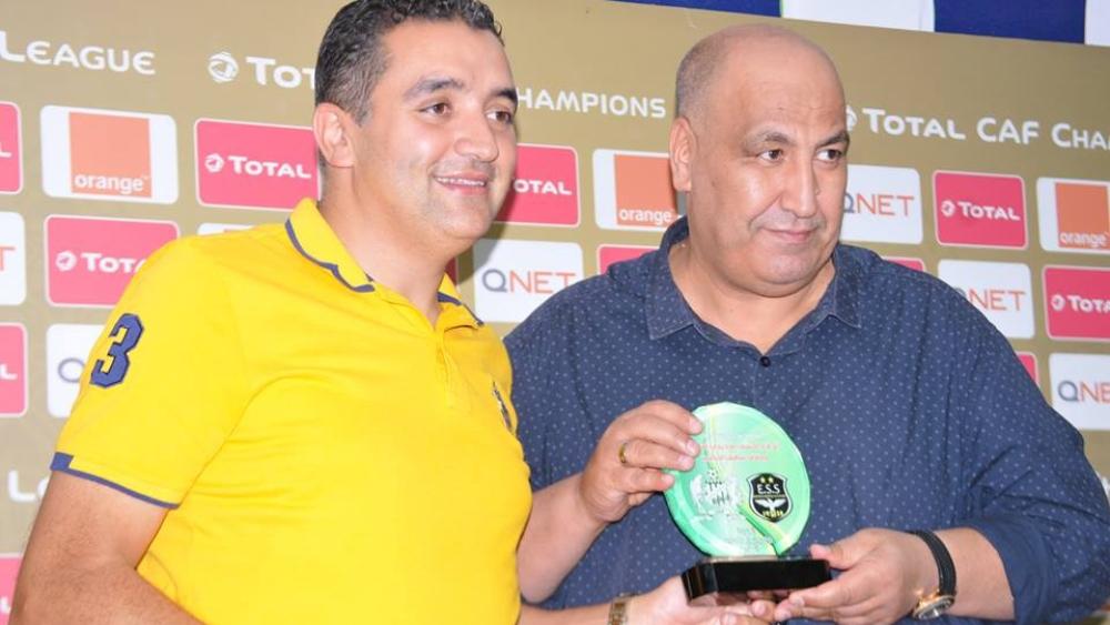 الدفاع الجديدي يوقع إتفاقية شراكة وتوأمة مع سطيف الجزائري