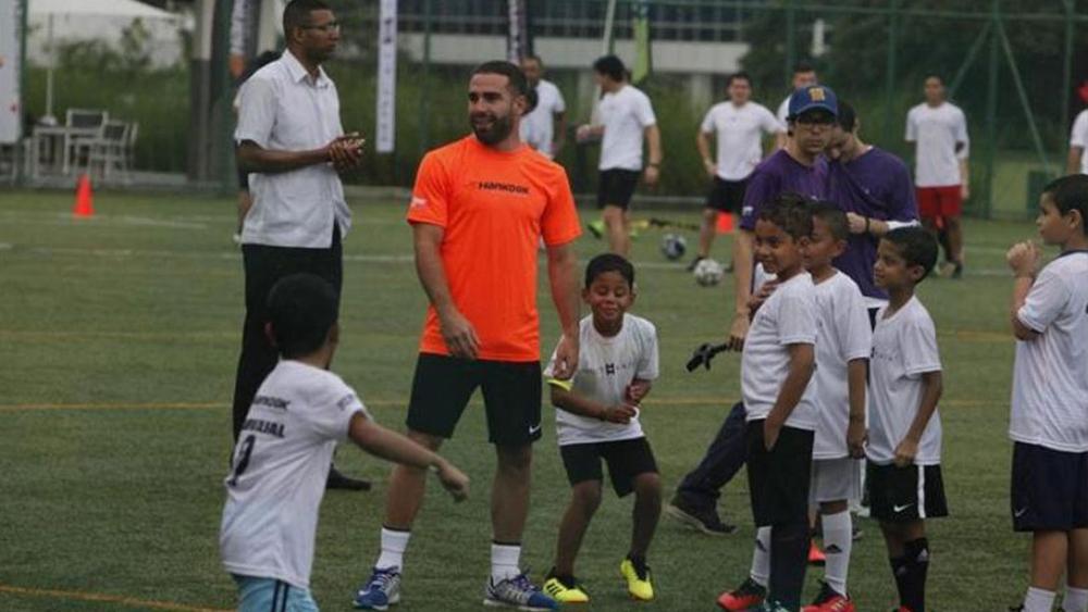 كارفاخال ينهي زيارته لبنما بالإشراف على تدريب الأطفال