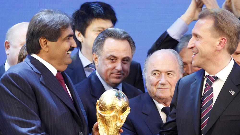 بلاتر: ساركوزي من كان وراء فوز قطر بتنظيم مونديال 2022