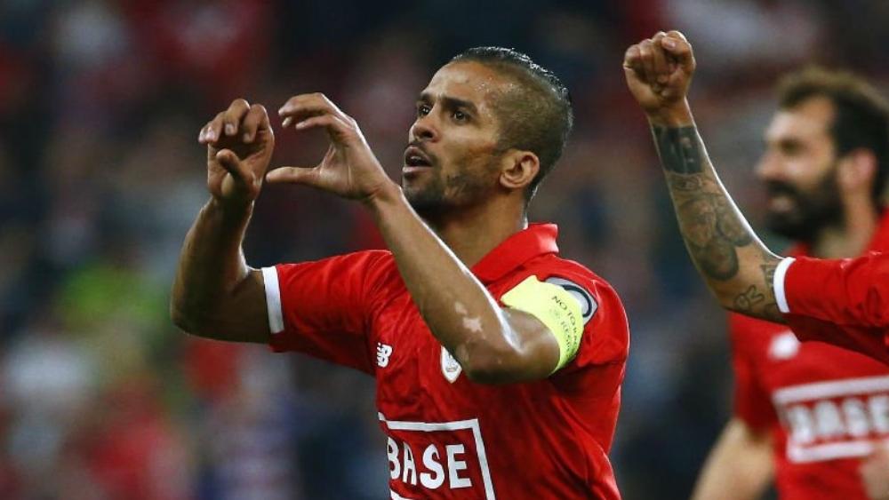 وكيل أعمال: "مهدي كارسيلا مثل ميسي وكريستيانو وهازارد"