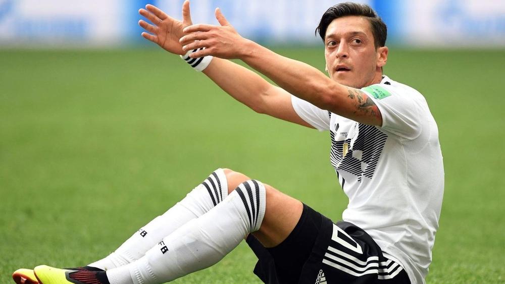 رئيس البايرن: ادعاءات أوزيل بـ"العنصرية" مجرد خرافة