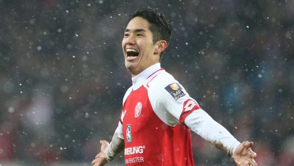 نيوكاسل يضم أول لاعب ياباني في تاريخه