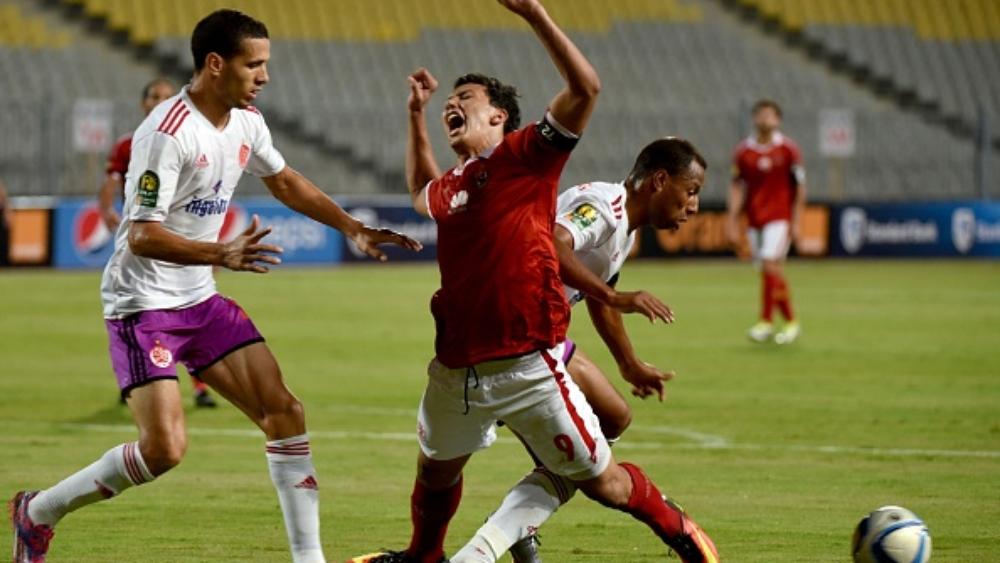 مهاجم الأهلي يتعالى علي السيجوندا الإسبانية