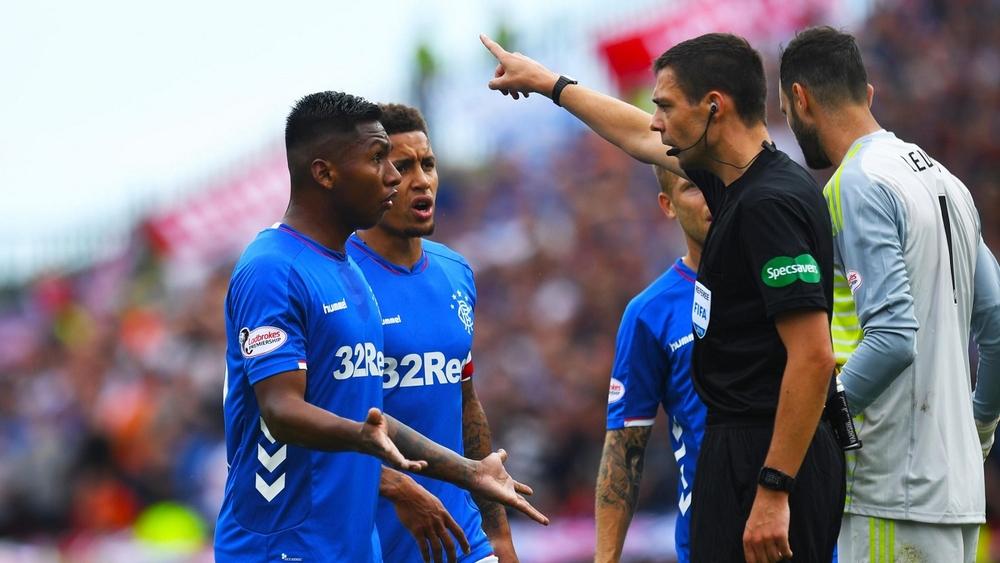 إلغاء البطاقة الحمراء لموريلوس مهاجم رينجرز