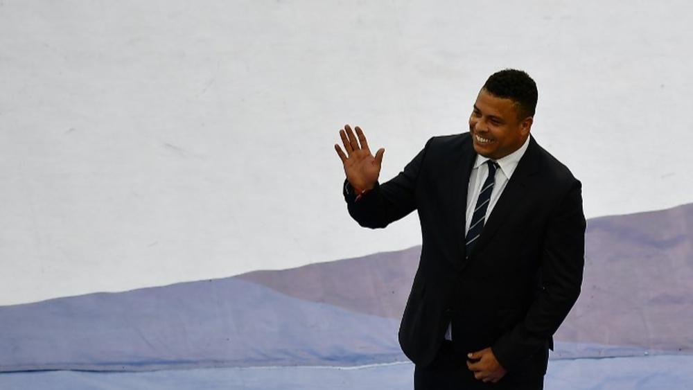 البرازيلي رونالدو يُغادر المستشفى في إيبيزا