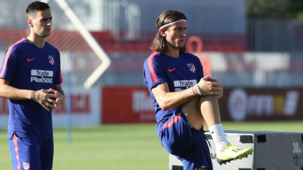 فيليبي لويس يعود لتشكيلة الأتلتيكو أمام فالنسيا