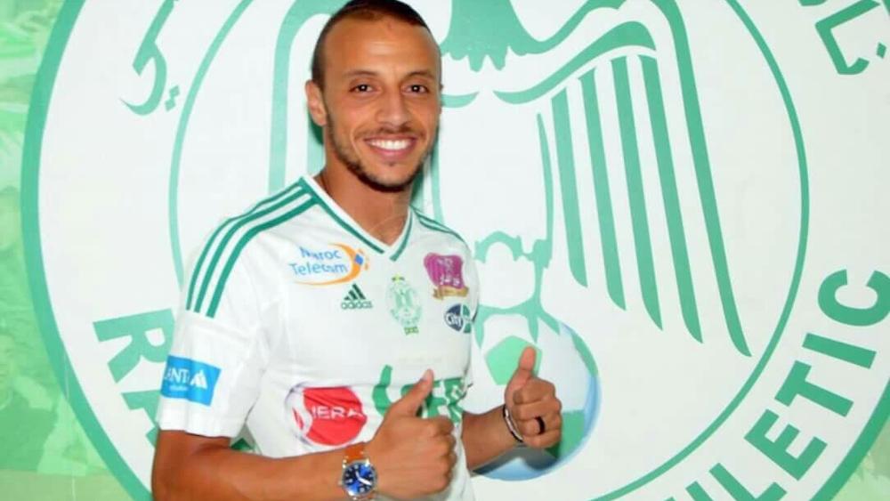 الرجاء الرياضي يفُك ارتباطه باللاعب زكرياء الهلالي