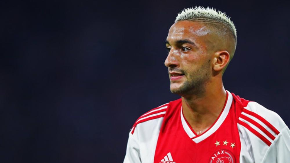 زياش يتألق ويُقرِّب أياكس من دوري أبطال أوروبا