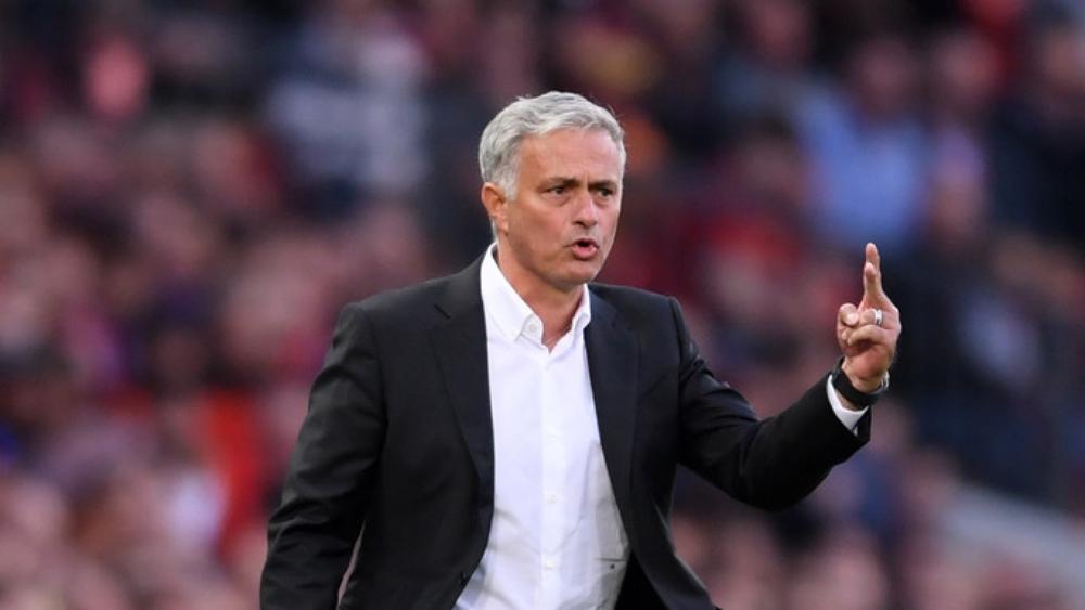 مورينيو غاضب من إدارة مان يونايتد ويهدد بالرحيل