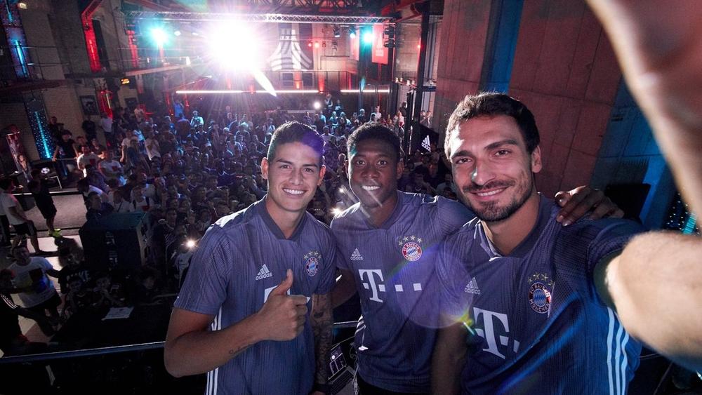 بايرن يكشف عن قميصه الثالث في دوري الأبطال