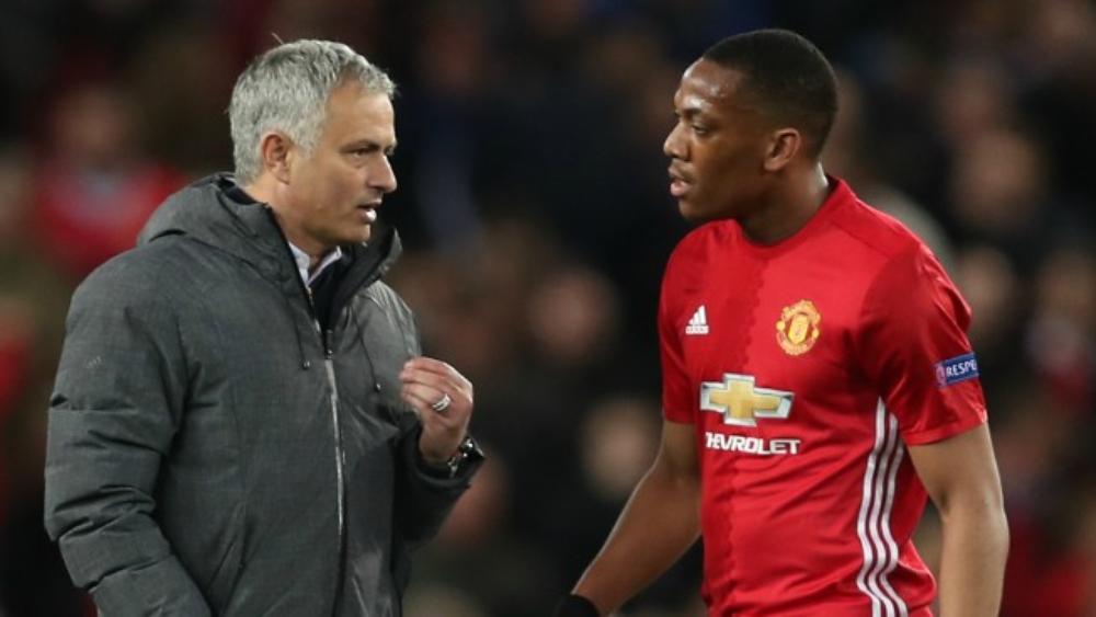 مورينيو يظهر ردة فعله على تجديد عقد مارسيال