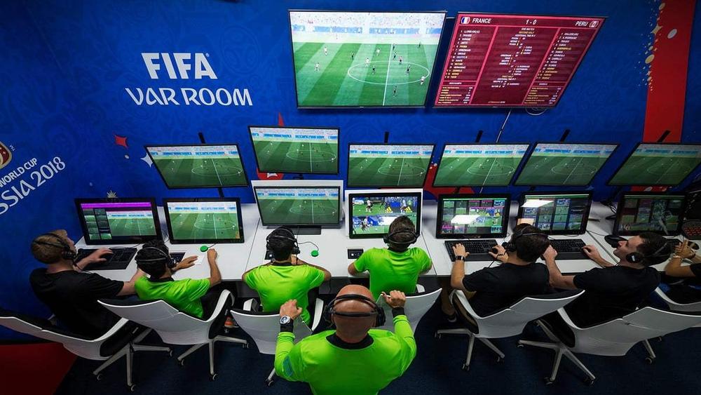 "يويفا" يؤجل استخدام الـ"VAR" إلى موسم 2019-2020