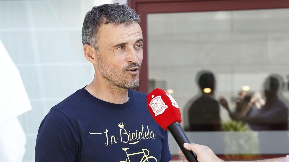 إنريكي يستبعد نجوماً من قائمة إسبانيا الجديدة