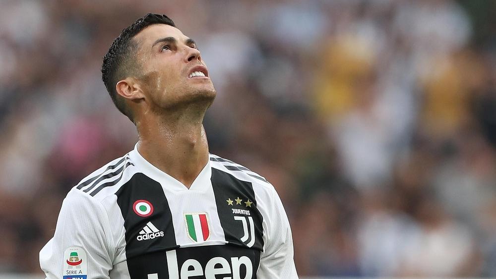 أليغري: شيء طبيعي أن يشعر كريستيانو بالقلق لأنه لم يفز بجائزة أفضل لاعب