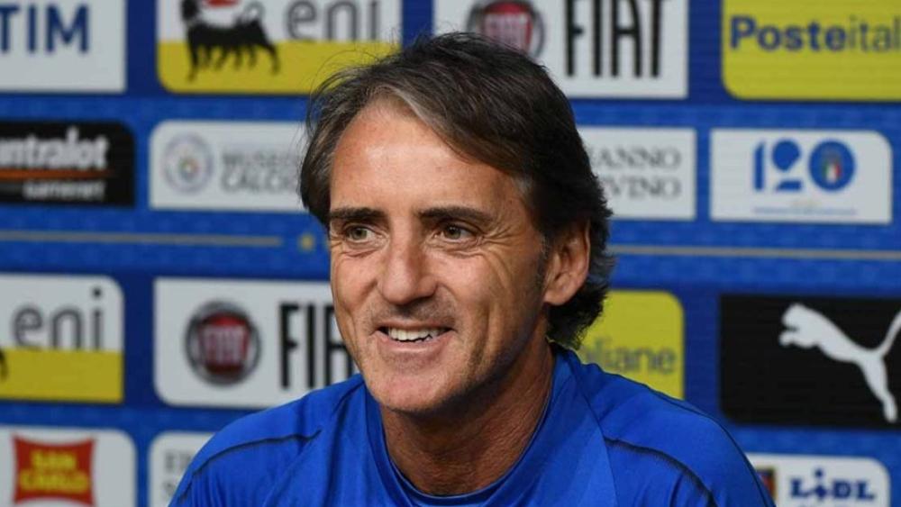 مانشيني يشتكي من قلة مشاركة اللاعبين الإيطاليين مع فرقهم