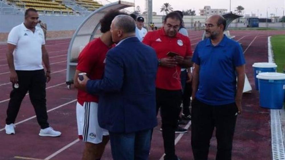 رئيس الاتحاد المصري يكشف كواليس أول لقاء مع صلاح منذ الأزمة