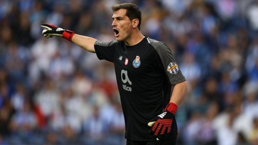 كاسياس يوضح سبب مشاركته أساسياً مع بورتو