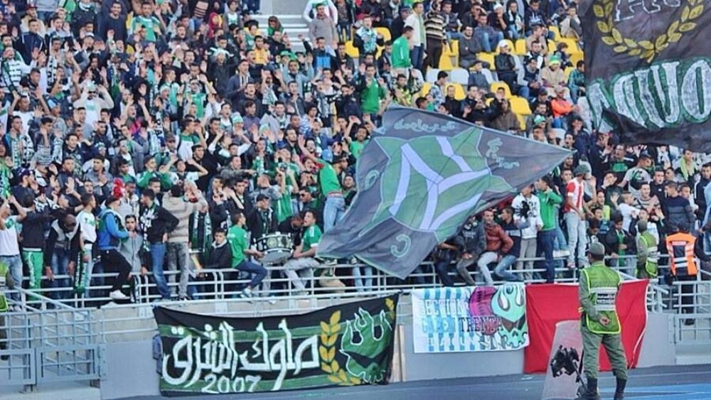 الجمهور الوجدي يعبر عن استياءه من نقل مباريات فريقه للرباط
