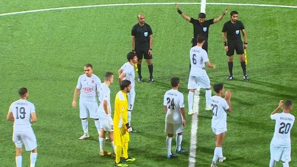 بالفيديو | إعلامي عراقي يُسيء للجزائريين: "هؤلاء برابرة وليسوا عرب، قضيت عندهم 20 يوماً لم أجد لافتة باللغة العربية!"