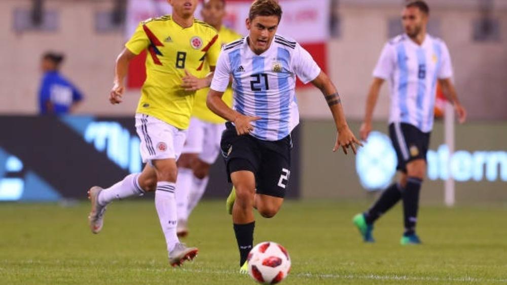 شقيق ديبالا يتهم مدرب الأرجنتين بـ"الارتشاء"