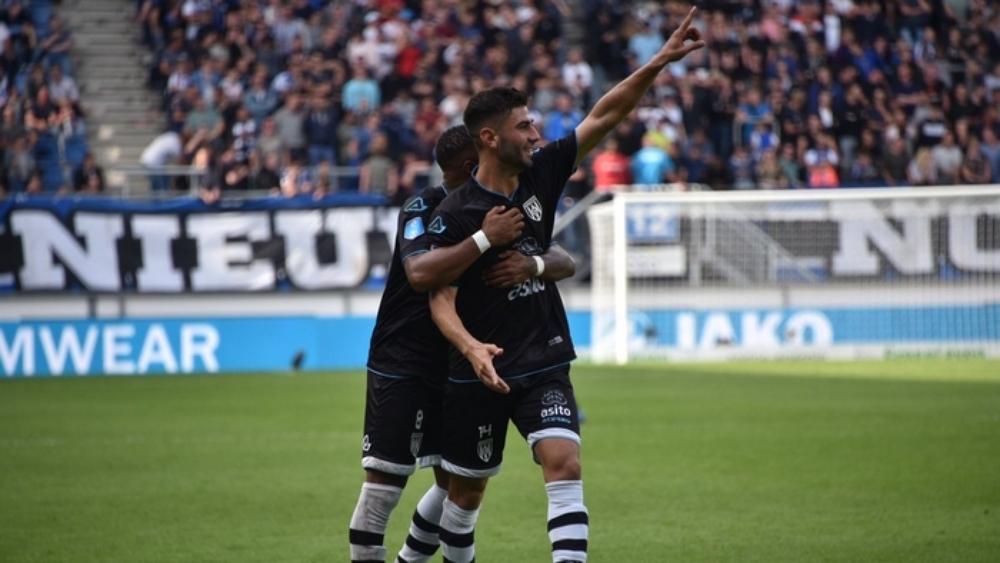 هيراكليس يسحق هيرينفين بخماسية في الدوري