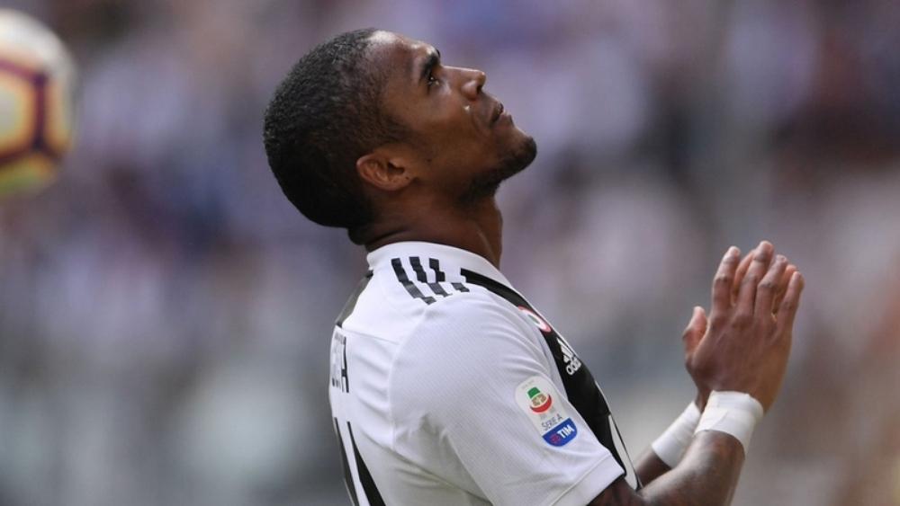 رسمياً: إيقاف دوجلاس كوستا لأربع مباريات