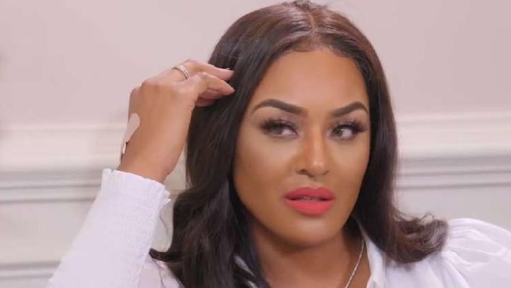 لاعب أمريكي يصدم زوجته على الهواء.. ويعترف بخيانتها 341 مرة!