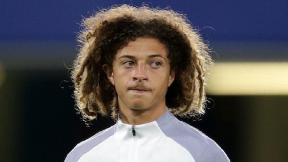 الصاعد امبادو يوقع عقدا لخمس سنوات مع تشيلسي