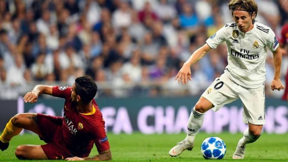 مودريتش: "ألعب مع كاسيميرو وكروس بعينين مغلقتين، ولست مهووساً بالكرة الذهبية"