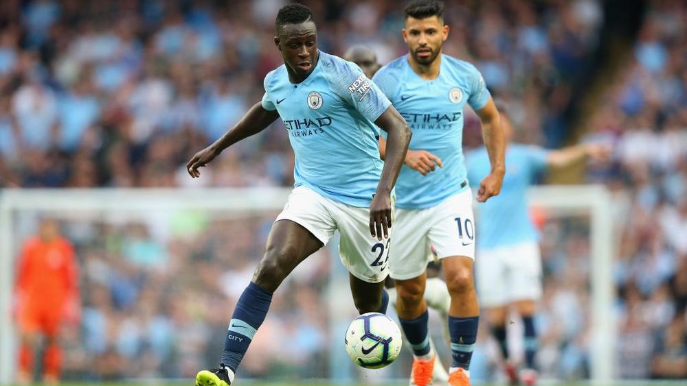 ميندي يخرج من حسابات جوارديولا مؤقتًا