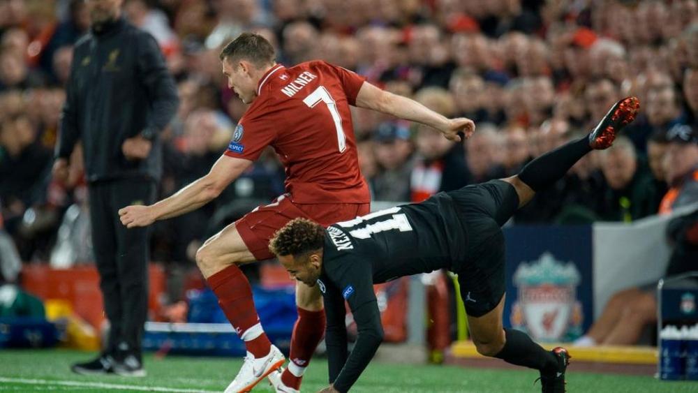 جوي بارتون: "نيمار هو "كيم كاردشيان" كرة القدم!"