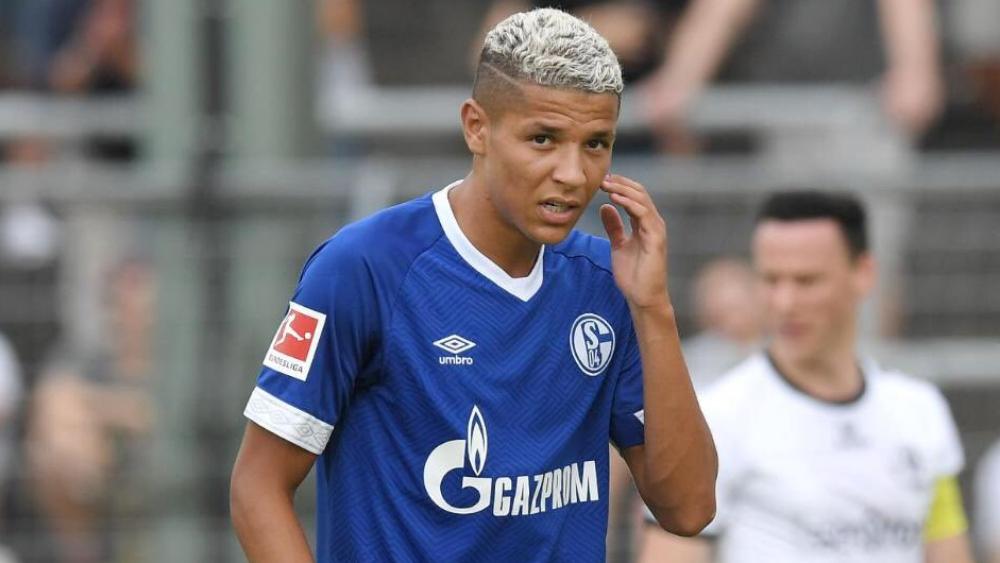 مسؤول "بافاري" يستغرب "تهميش" حاريت داخل شالكه04