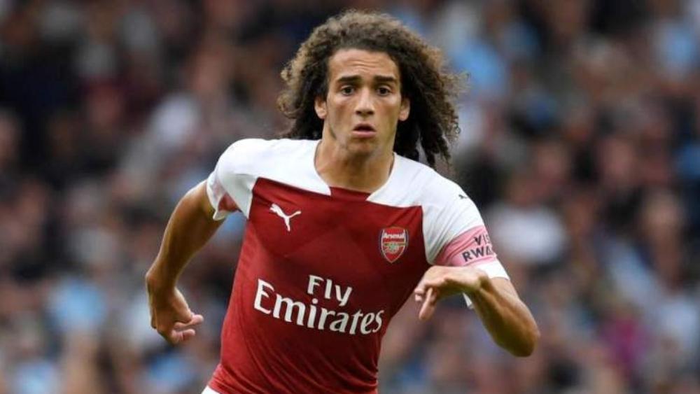 الكندوزي يتجاهل "المساعي المغربية" ويُُبدي حُلمه بمنتخب "الدُّيوك"