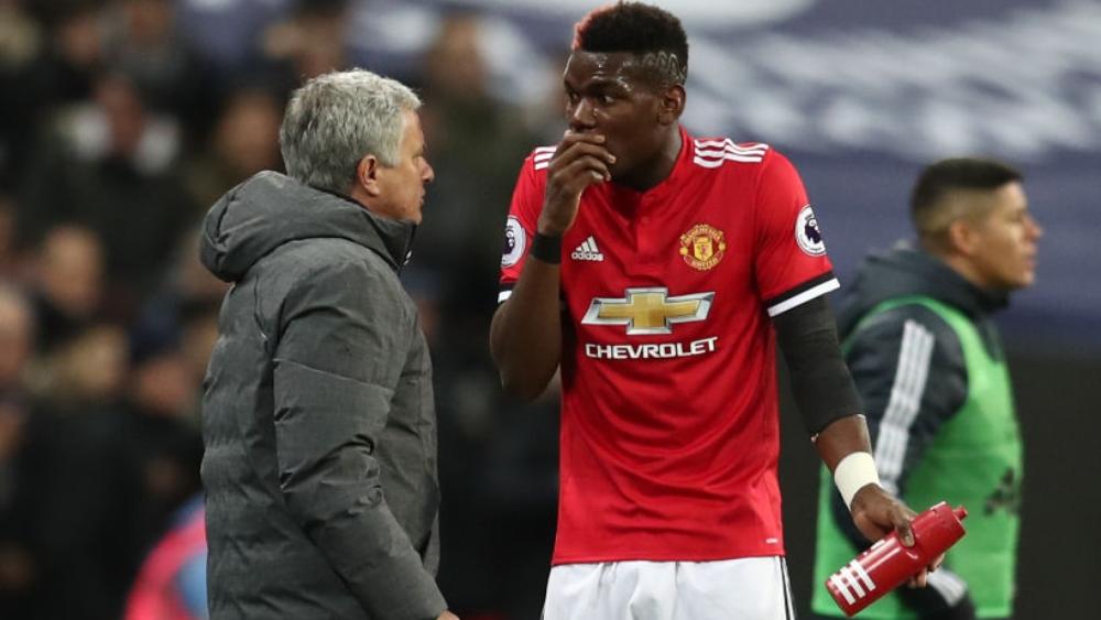 مورينيو يسحب شارة القيادة من بوجبا، والخلافات تتصاعد